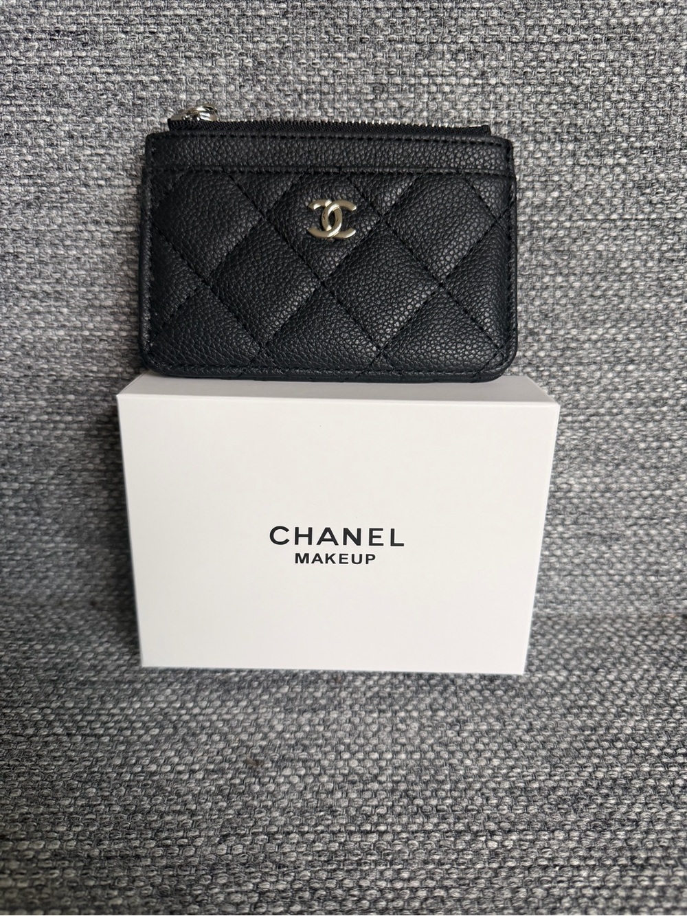 Black Quilted Card Holder Zip Wallet